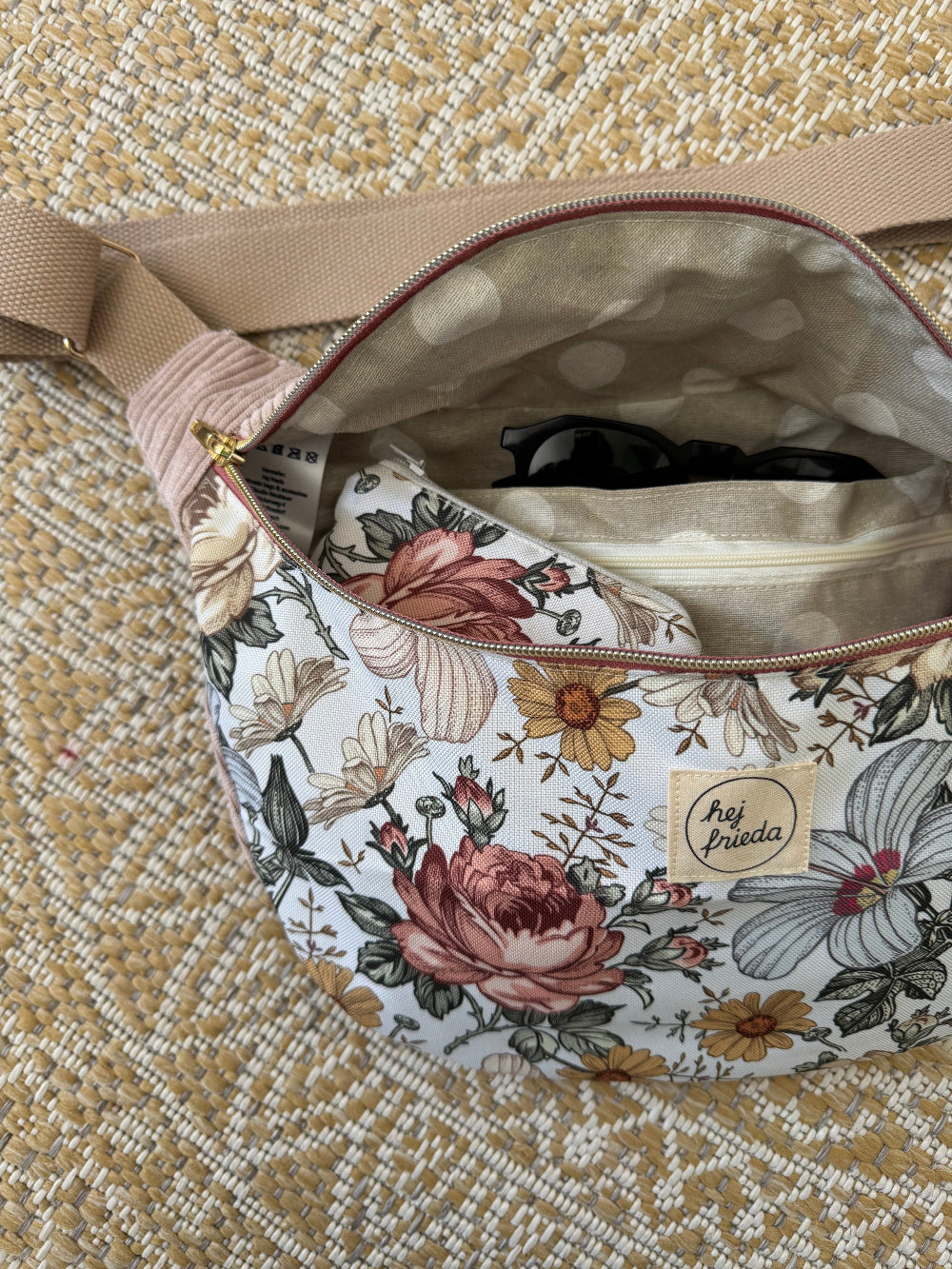 FRIEDA Hipbag Summer Flowers / Cord hellrosa