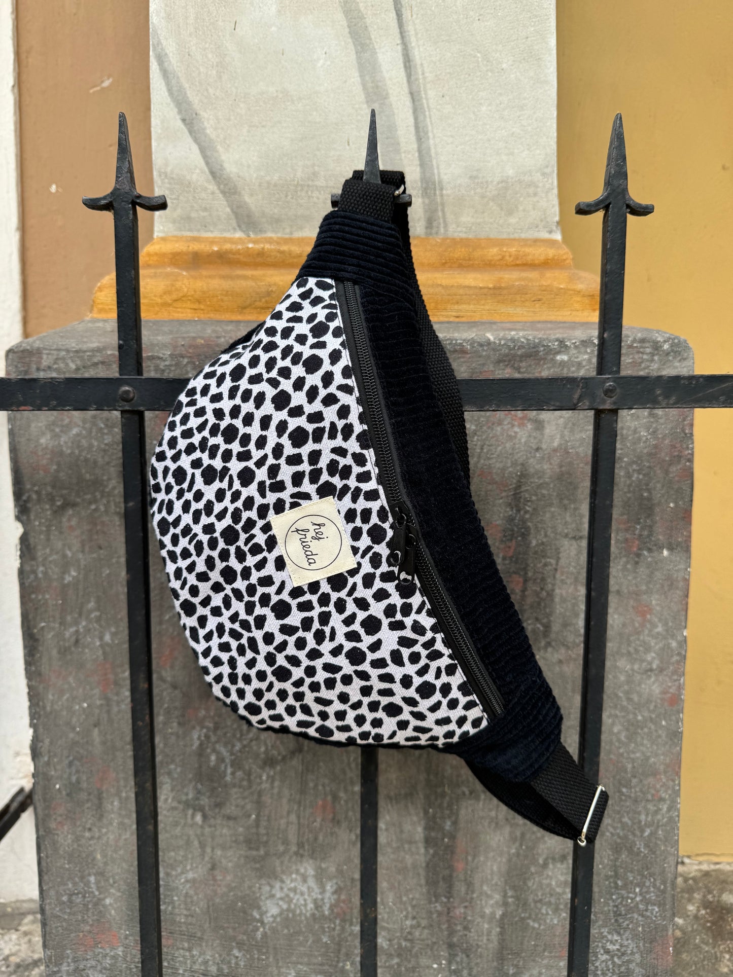 HEDI Hipbag Colorblock Cord Leo/schwarz