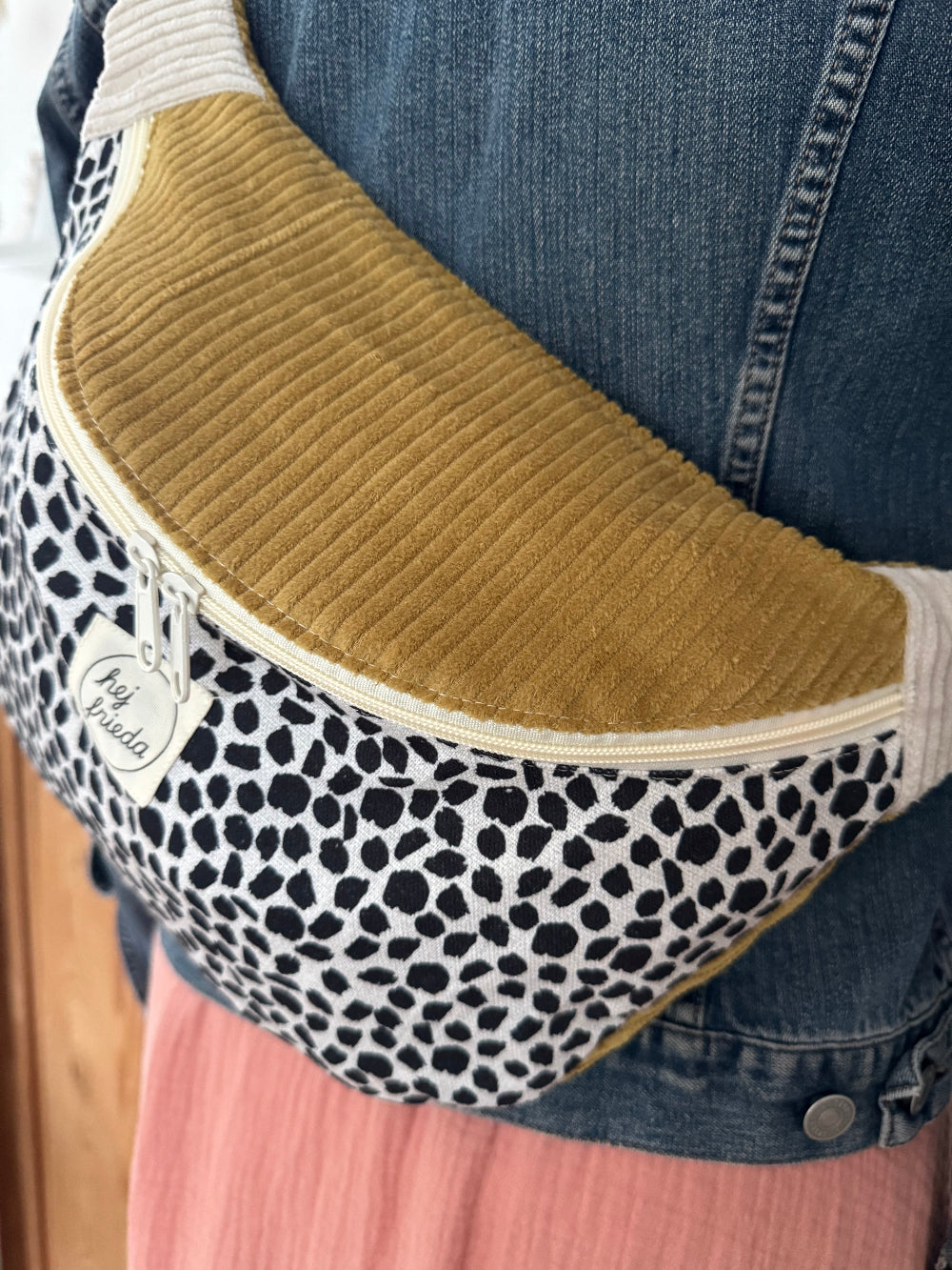 FRIEDA Hipbag Colorblock Leo/senf/creme
