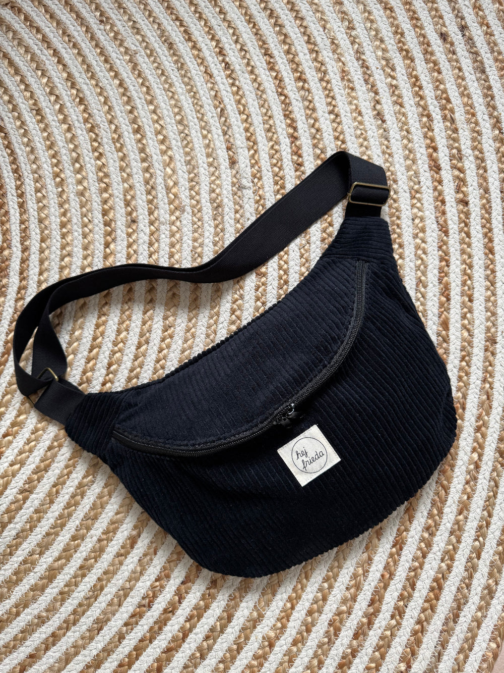 FRIEDA Hipbag Cord schwarz