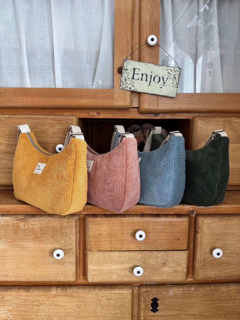 MAJA Crossbody Bag Cord schilfgrün