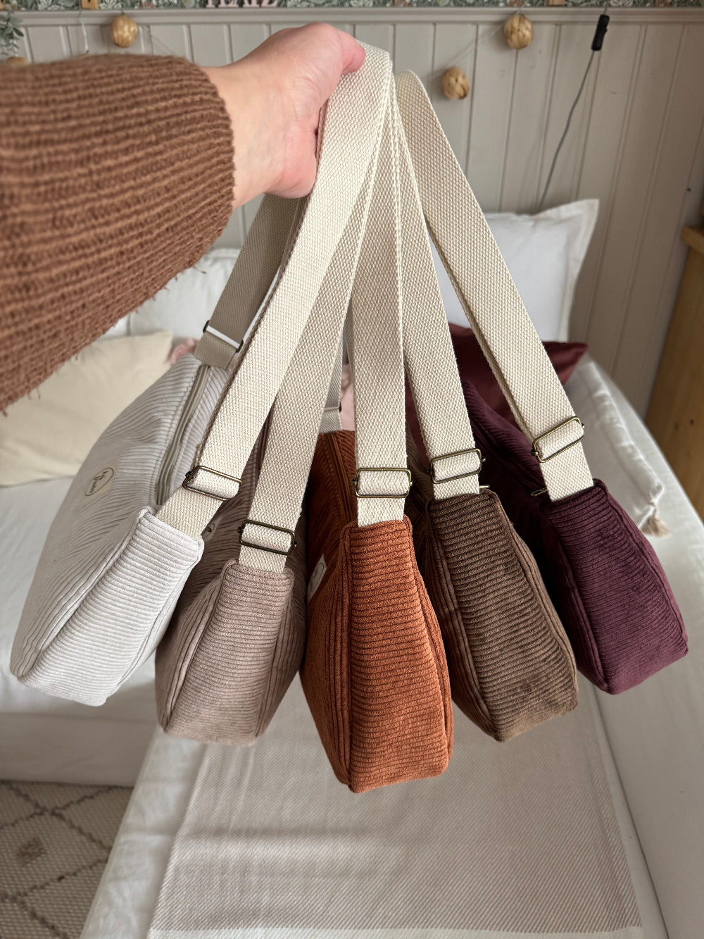 MAJA Crossbody Bag Cord dunkelbraun