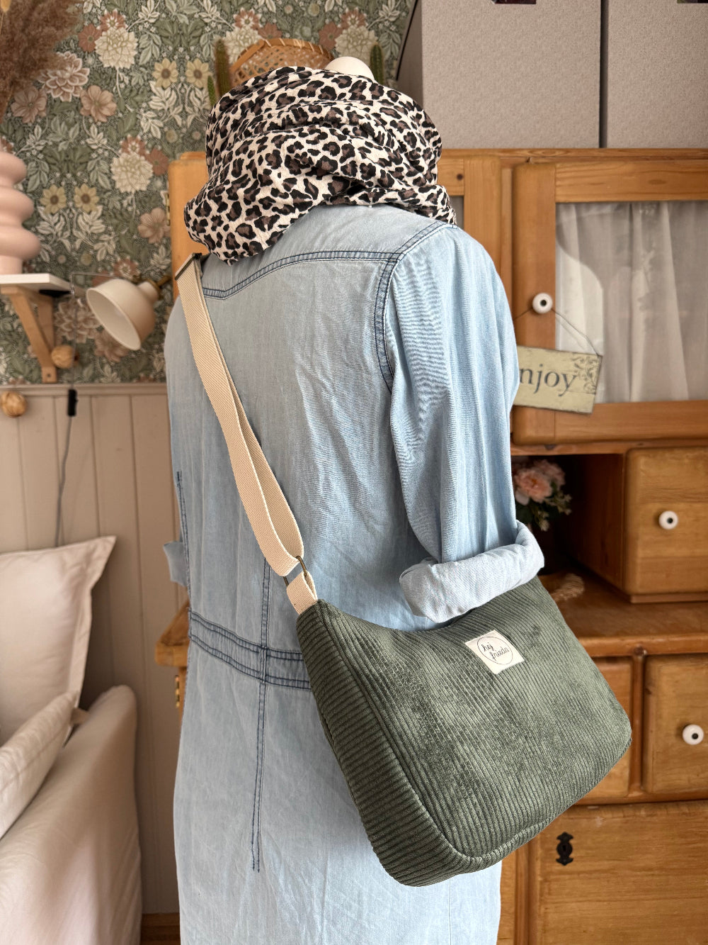 MAJA Crossbody Bag Cord schilfgrün