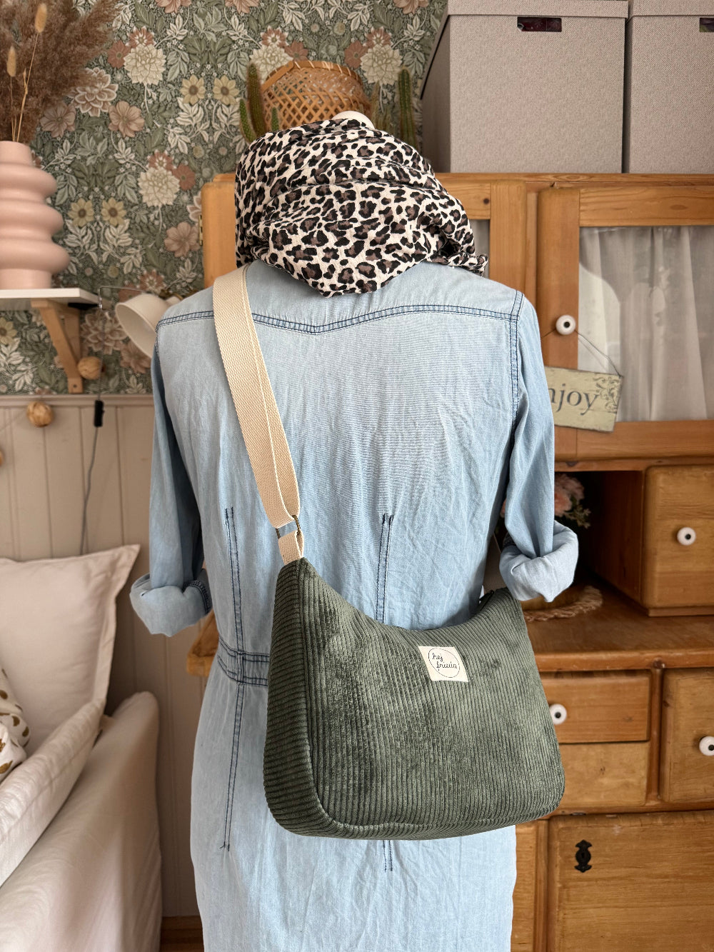 MAJA Crossbody Bag Cord schilfgrün