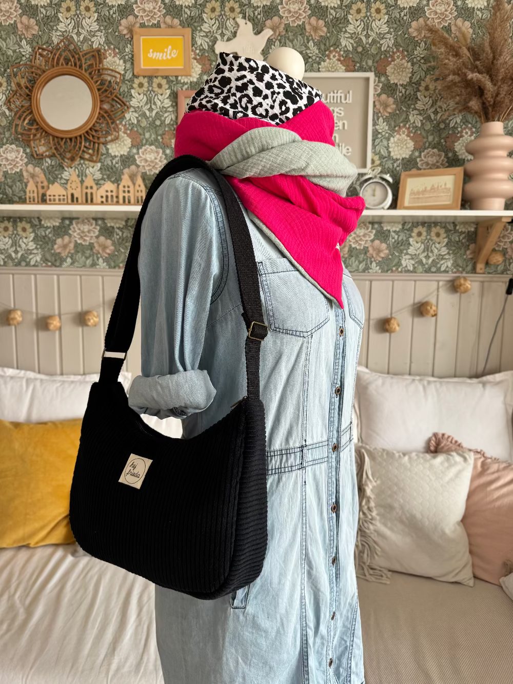 MAJA Crossbody Bag Cord schwarz