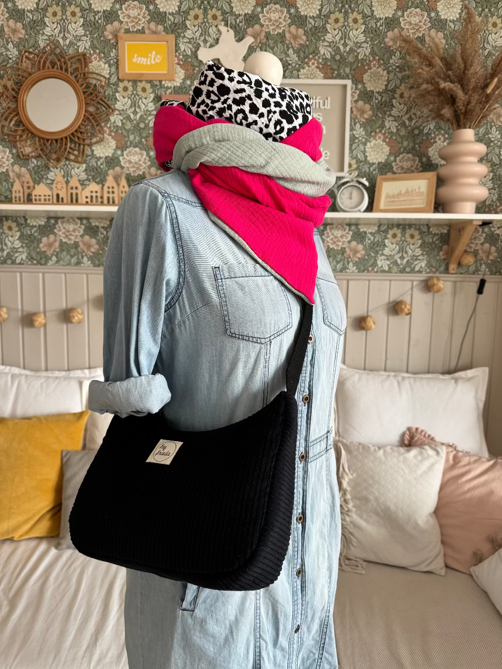 MAJA Crossbody Bag Cord schwarz