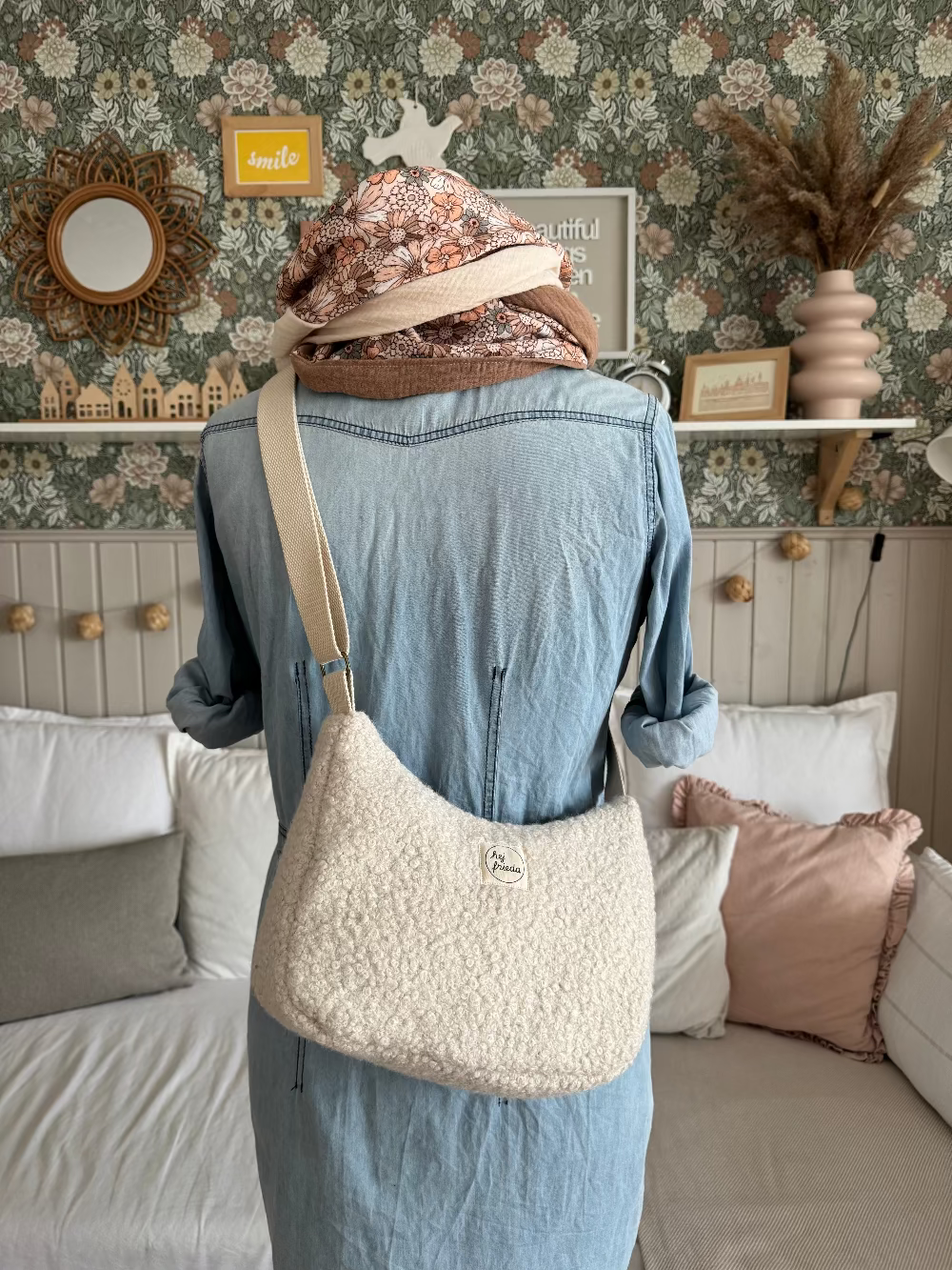 MAJA Crossbody Bag Teddy ecru