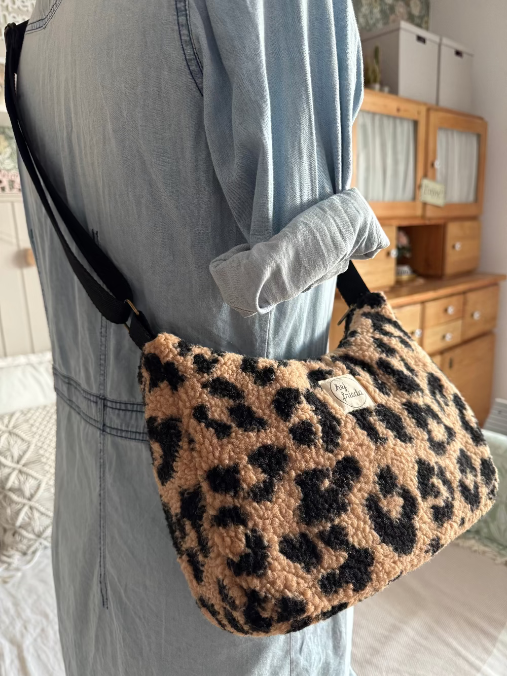 MAJA Crossbody Bag Teddy Leo karamell