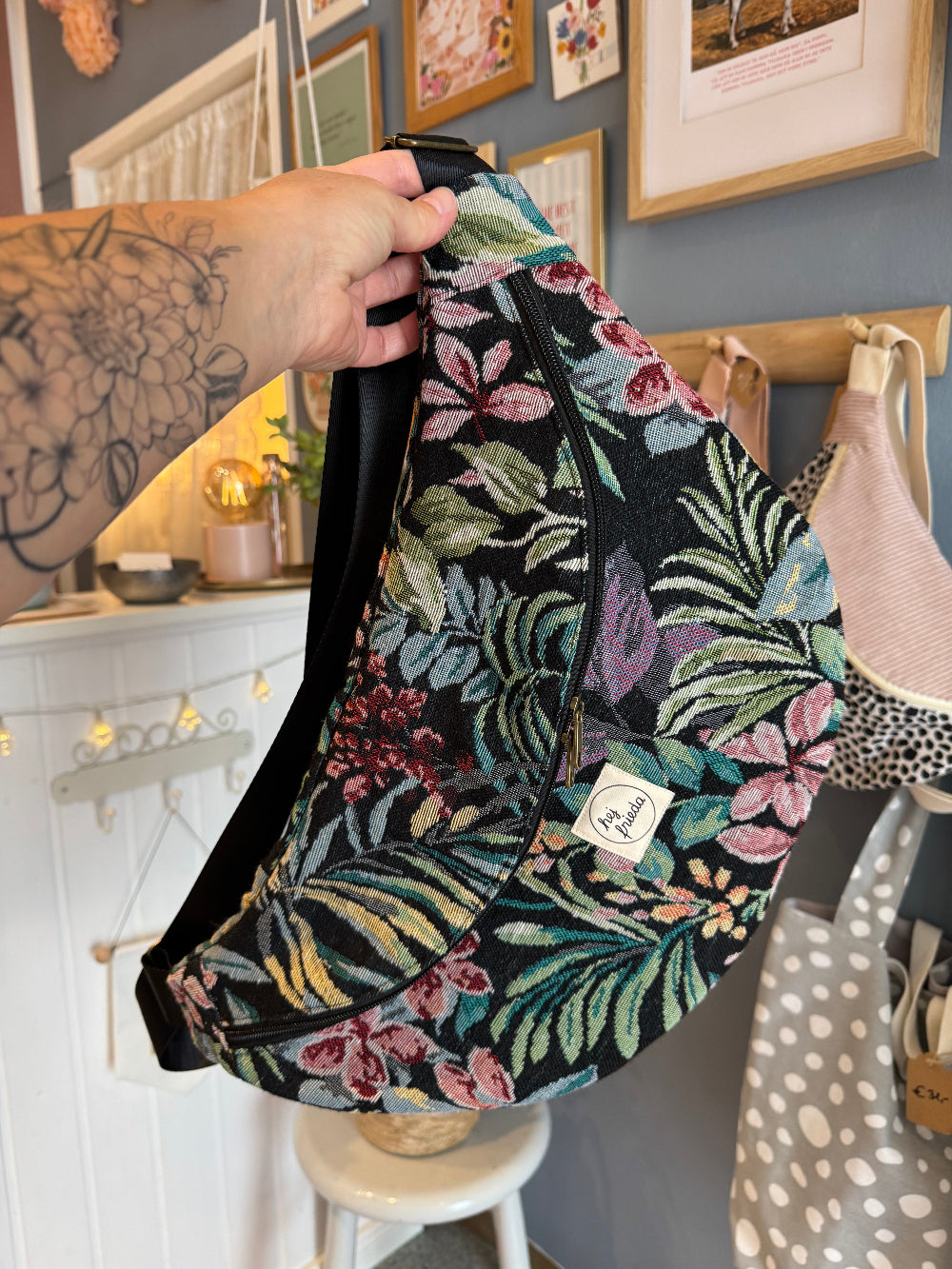ALMA XL-Bauchtasche FALL FLOWERS