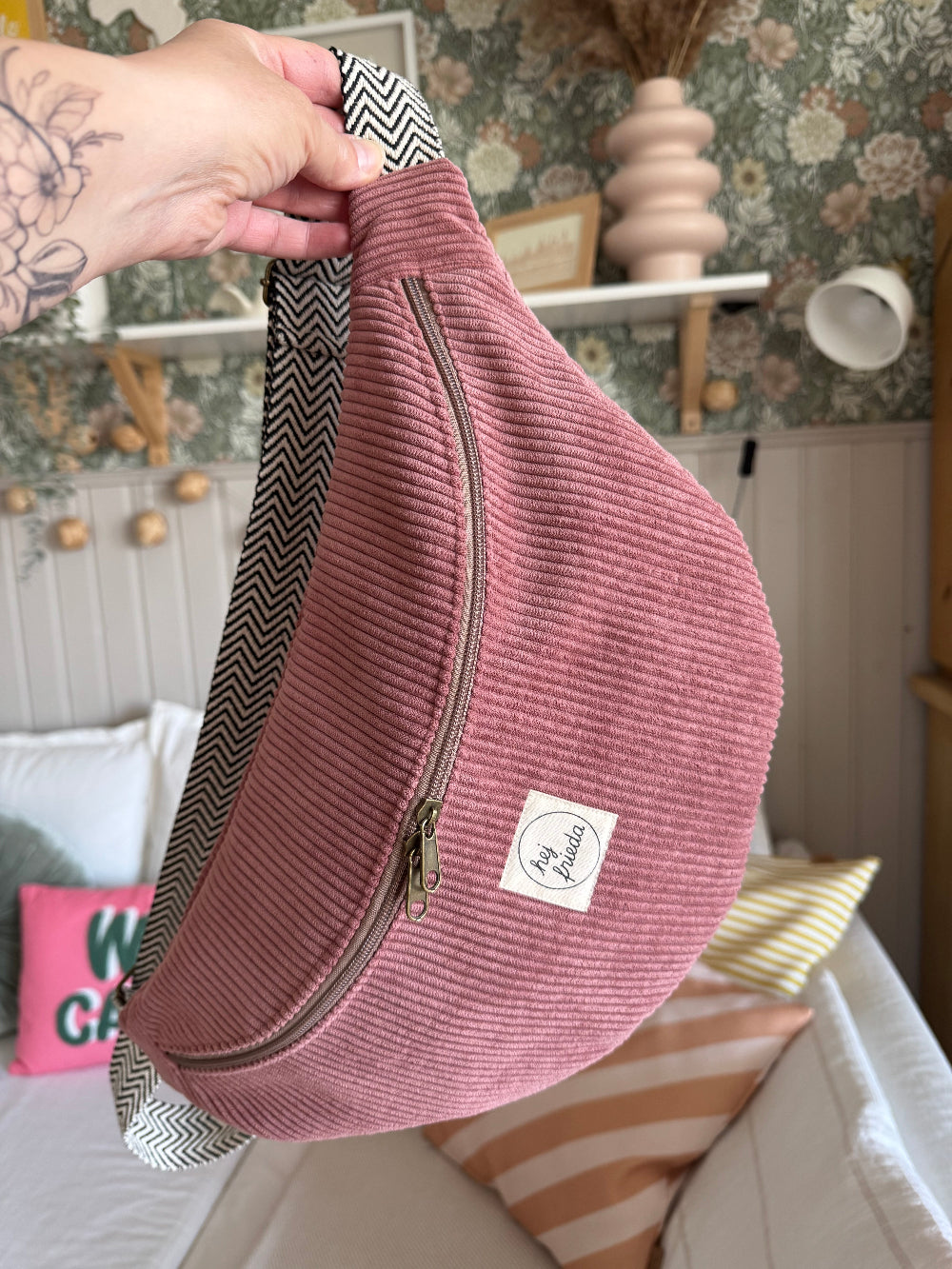 ALMA XL-Bauchtasche Cord Altrosa