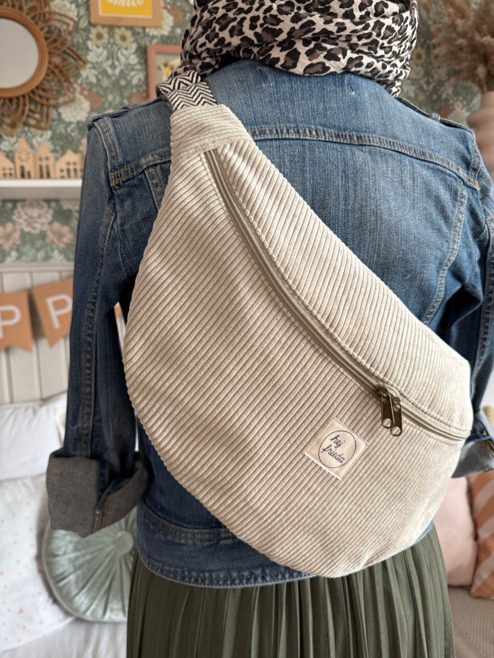 ALMA XL-Bauchtasche Cord Creme