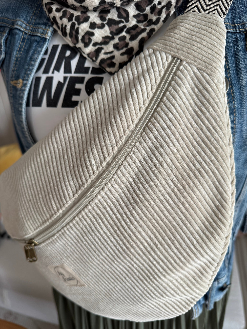 ALMA XL-Bauchtasche Cord Creme