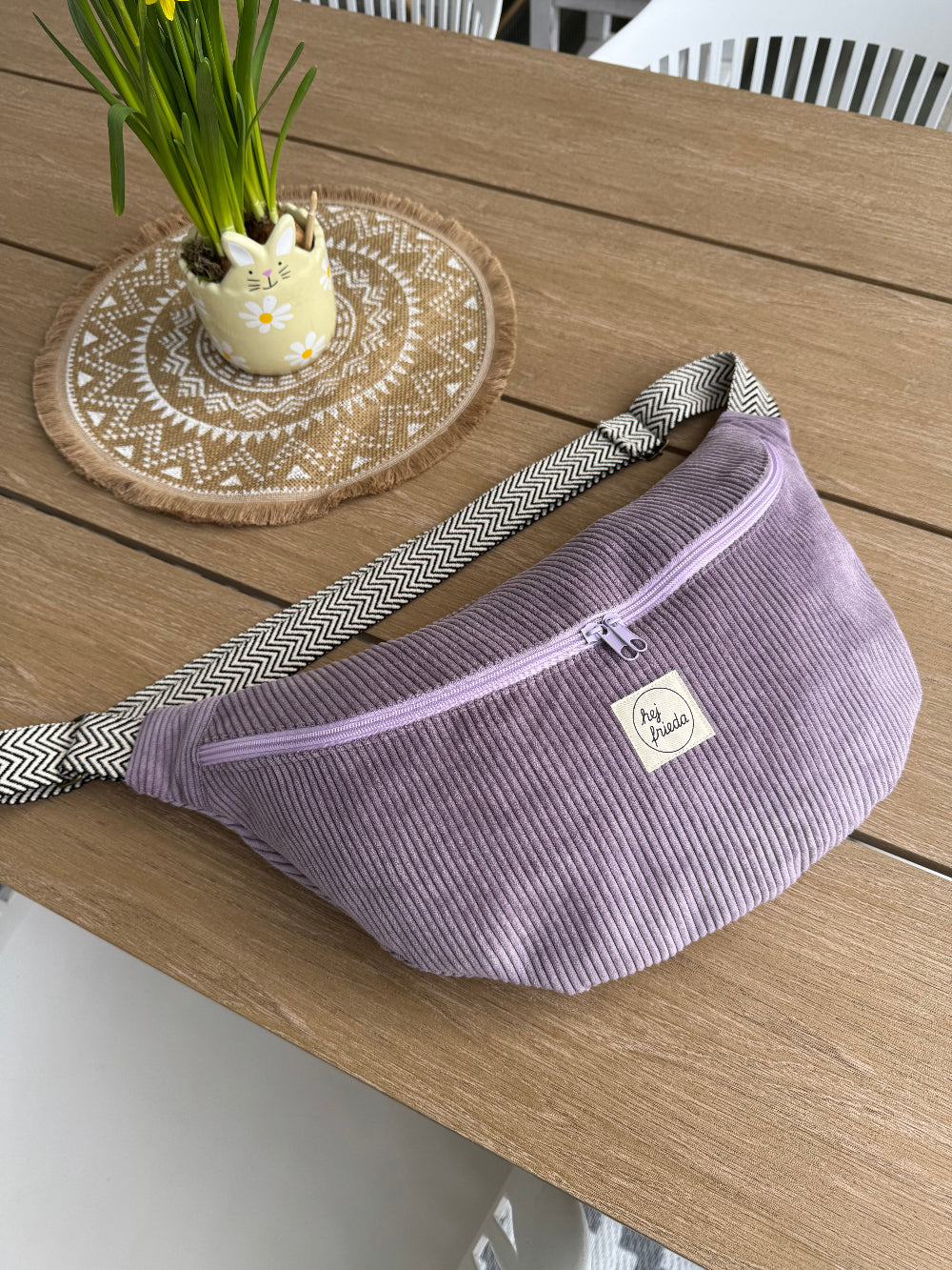 ALMA XL-Bauchtasche Cord Flieder