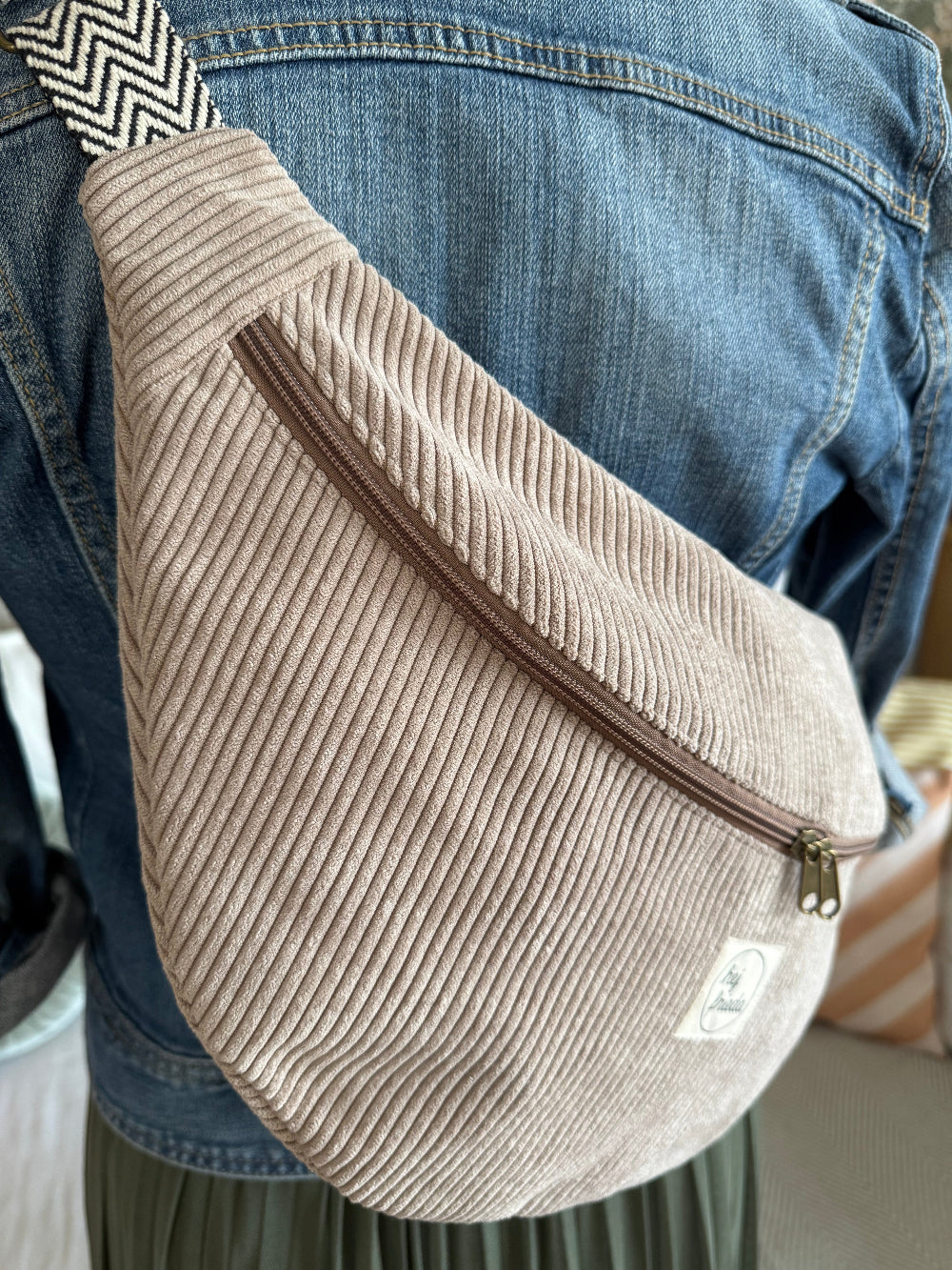 ALMA XL-Bauchtasche Cord Sandbeige
