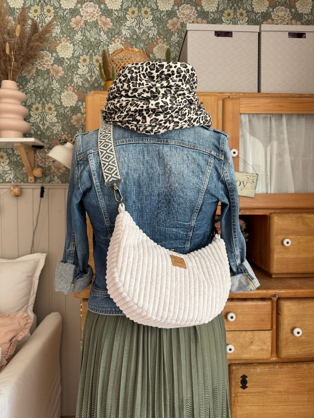 CLEO Moonbag Breitcord Creme