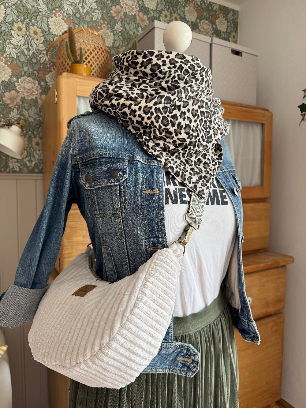 CLEO Moonbag Breitcord Creme