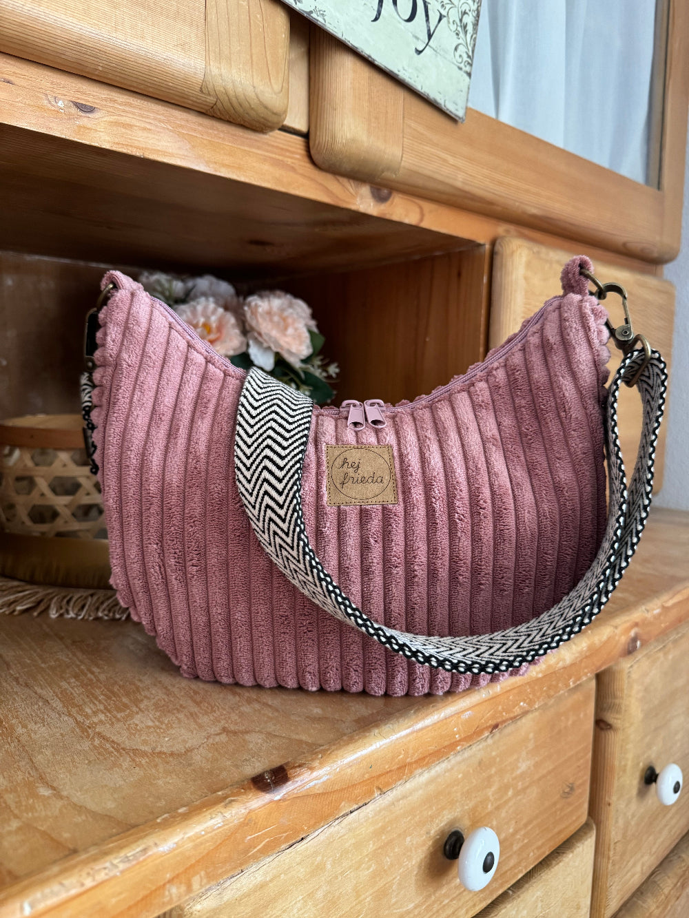 CLEO Moonbag Breitcord Rosa