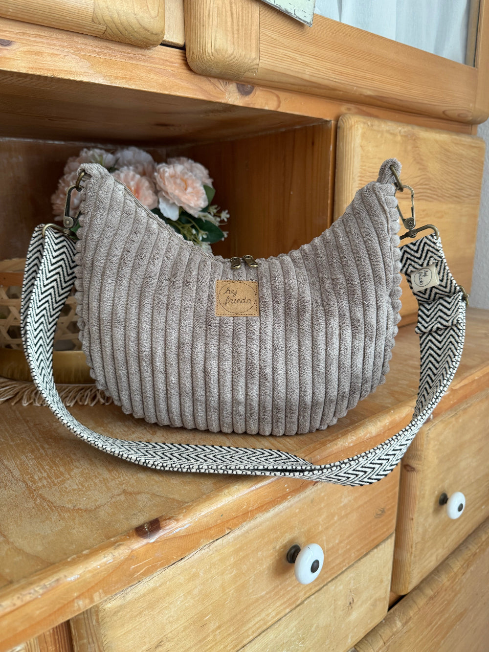 CLEO Moonbag Breitcord Sand
