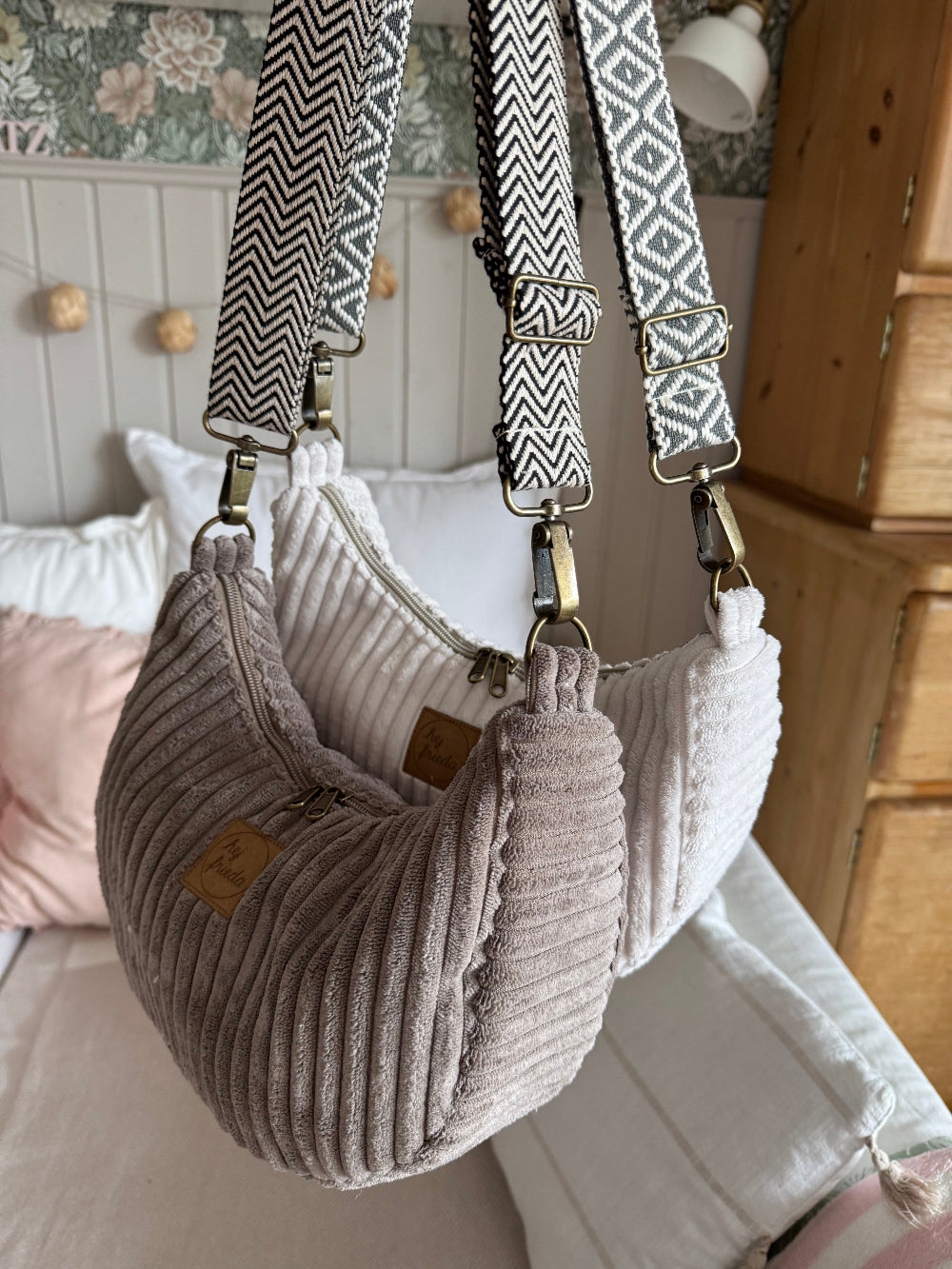 CLEO Moonbag Breitcord Sand