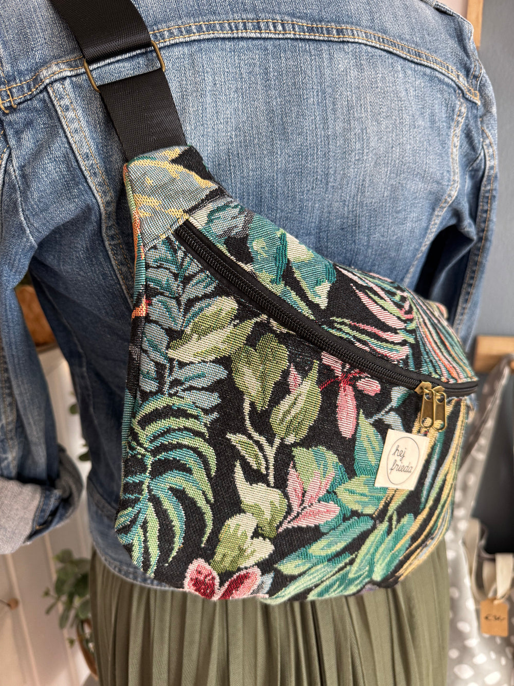 FRIEDA Hipbag FALL FLOWERS