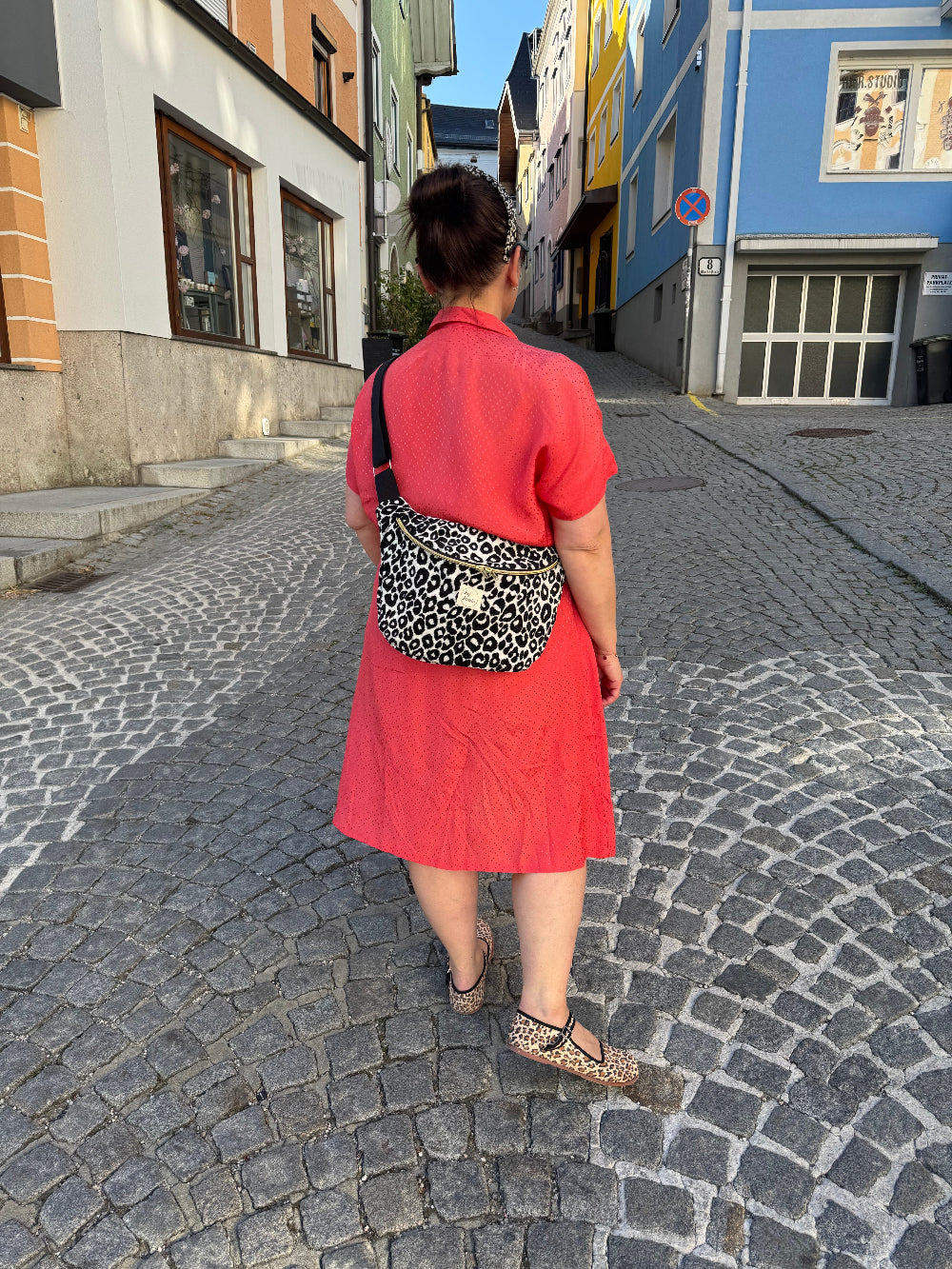 FRIEDA Hipbag Leo Allover Schwarz/Ecru