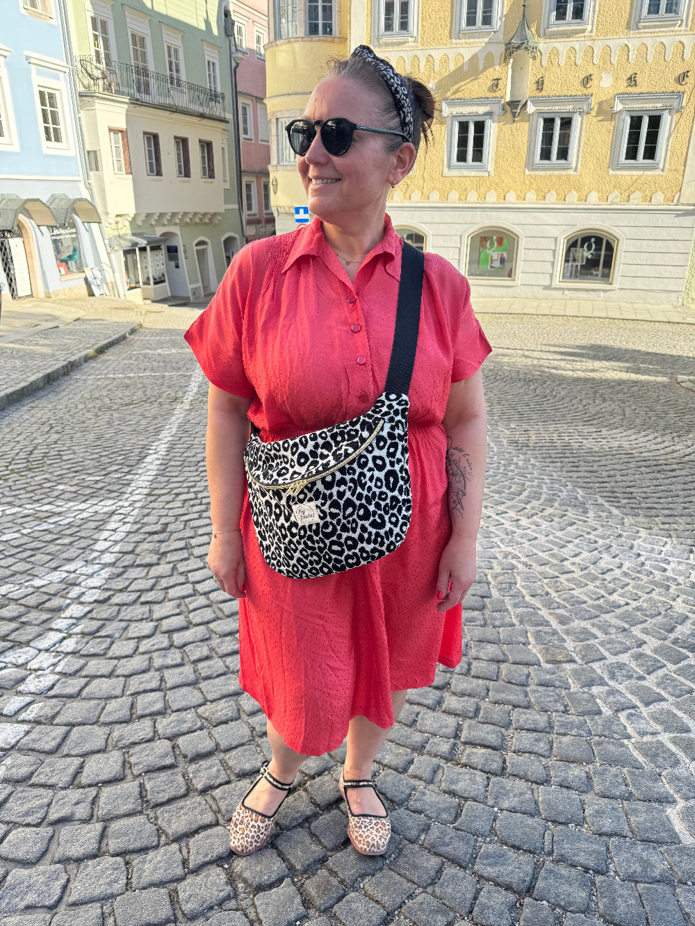FRIEDA Hipbag Leo Allover Schwarz/Ecru