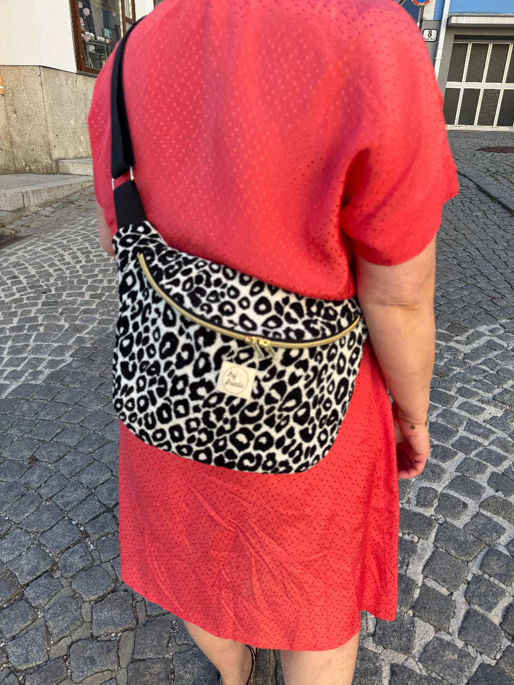 FRIEDA Hipbag Leo Allover Schwarz/Ecru