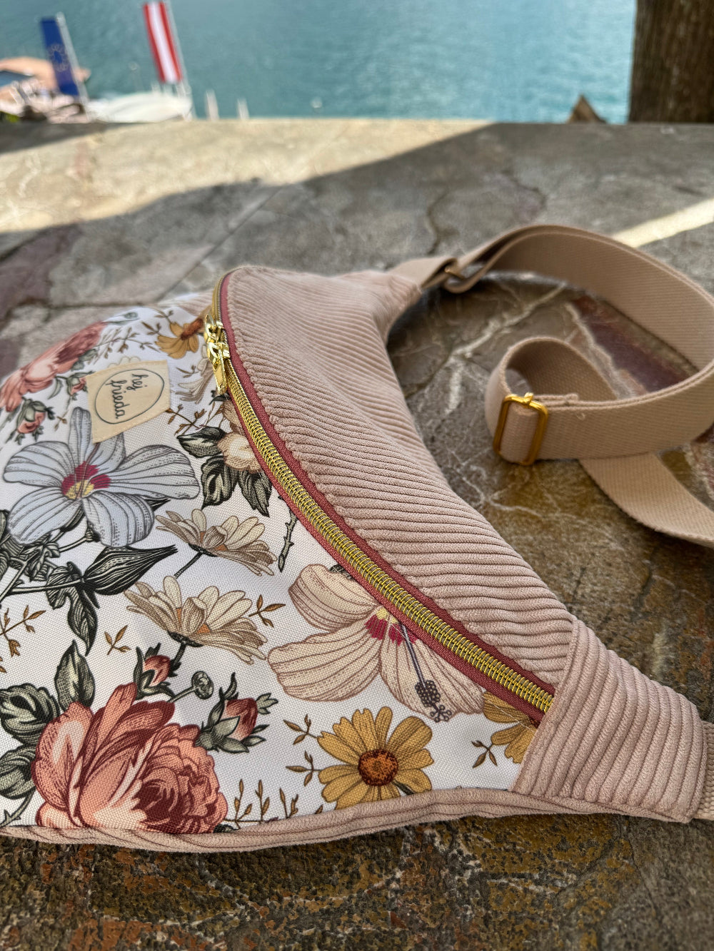 FRIEDA Hipbag Summer Flowers / Cord hellrosa