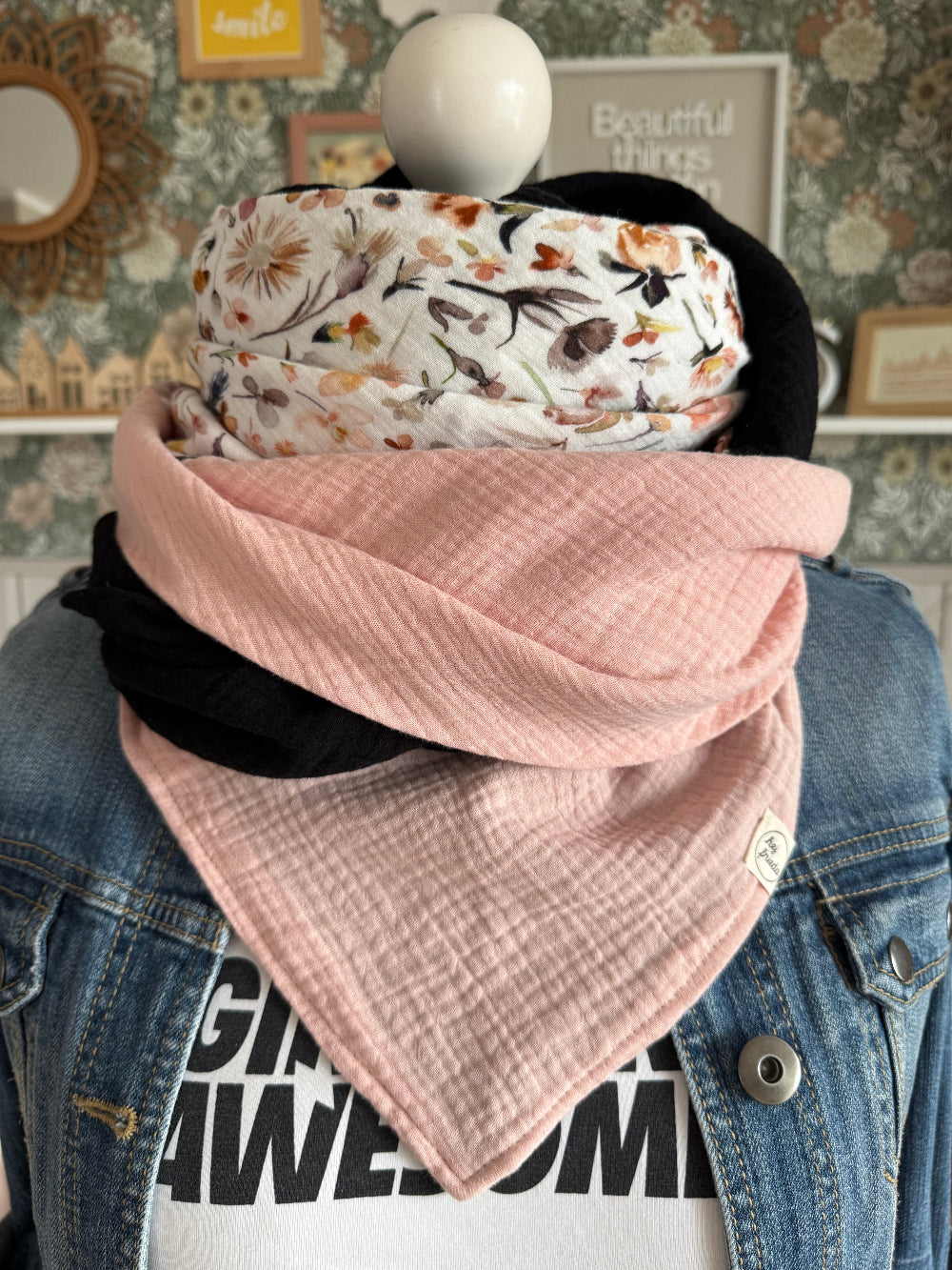 HANNA Musselintuch XL Colorblocking hellrosa/Aquarellblumen/schwarz