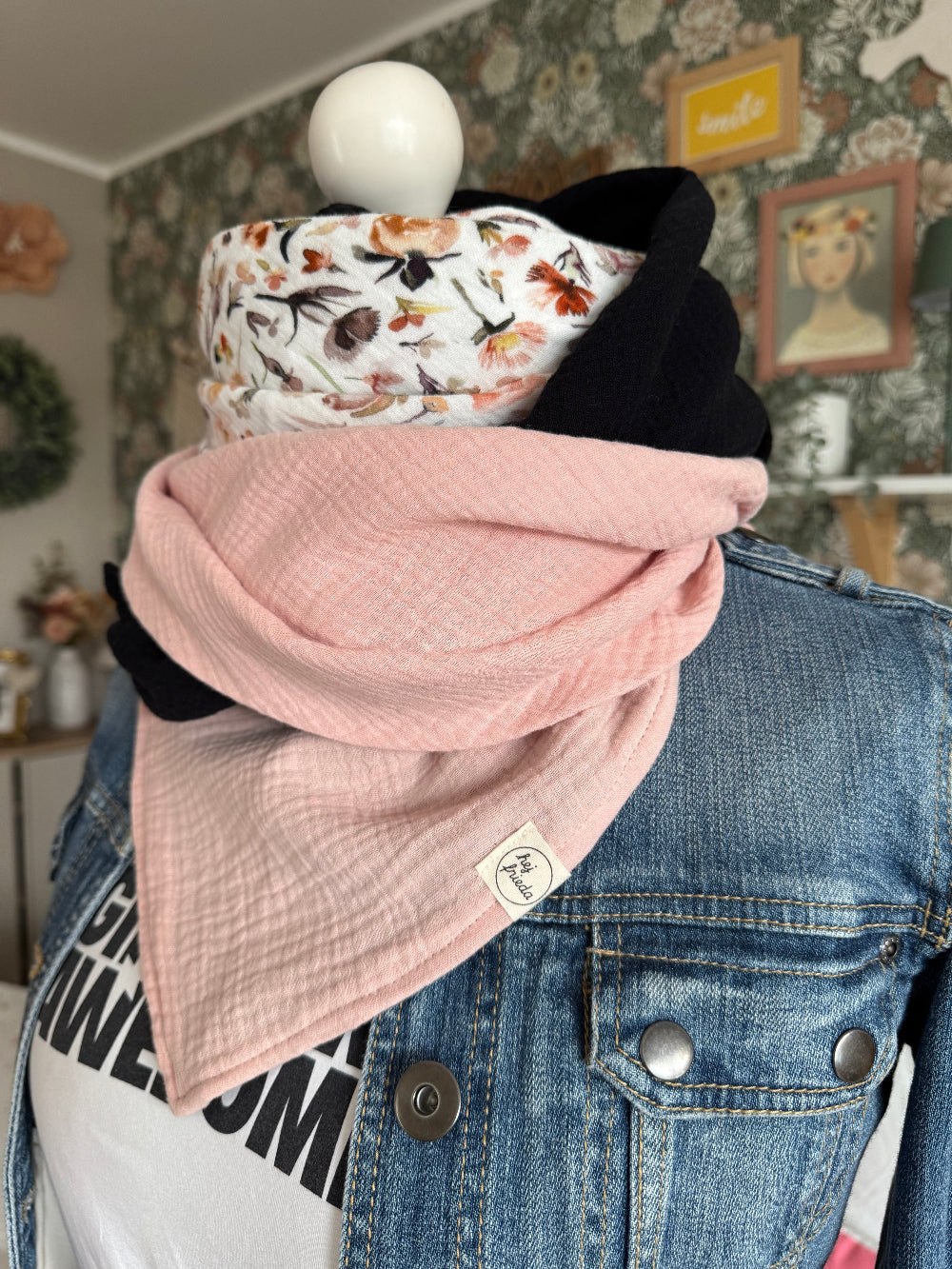 HANNA Musselintuch XL Colorblocking hellrosa/Aquarellblumen/schwarz