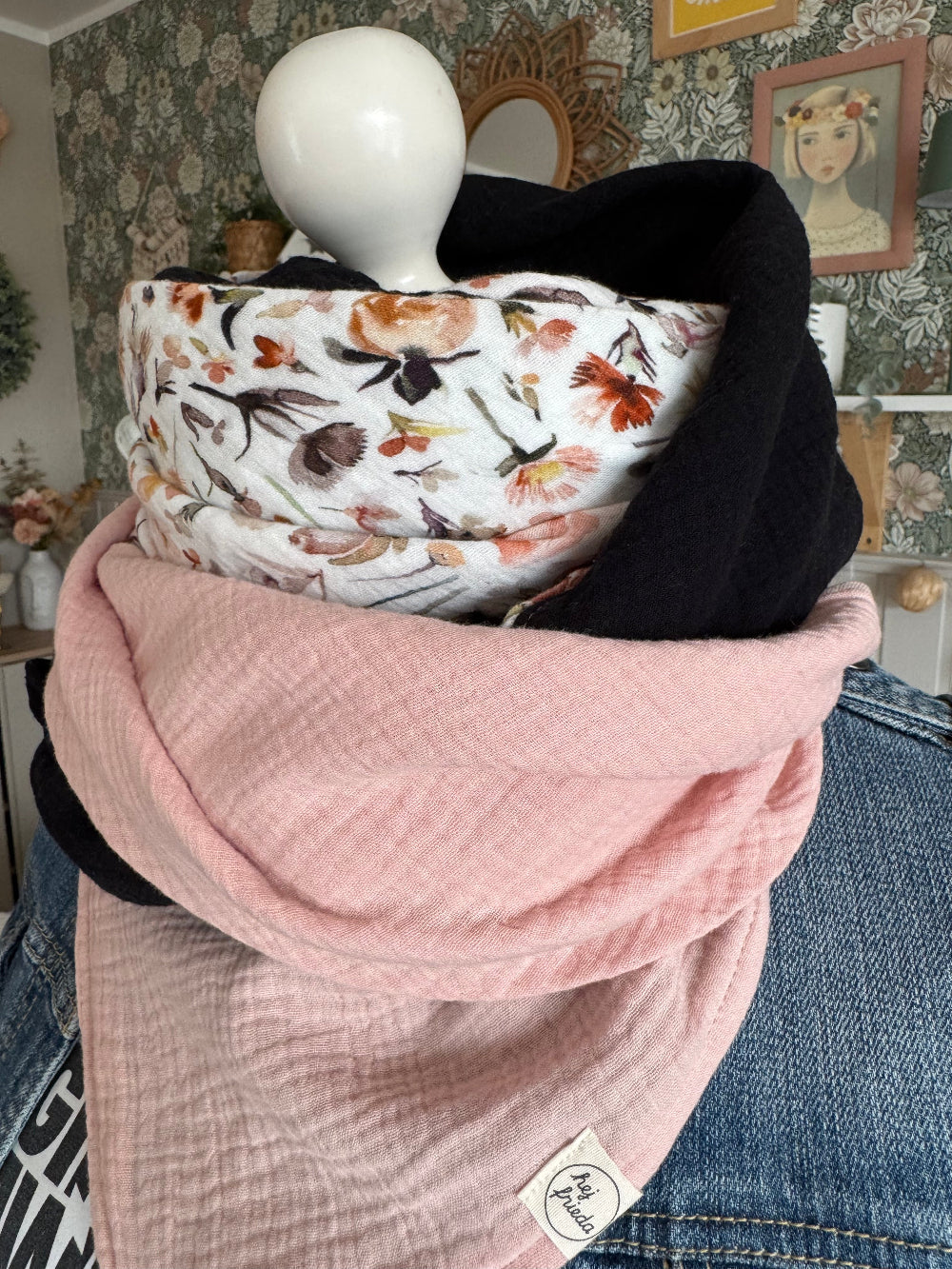 HANNA Musselintuch XL Colorblocking hellrosa/Aquarellblumen/schwarz