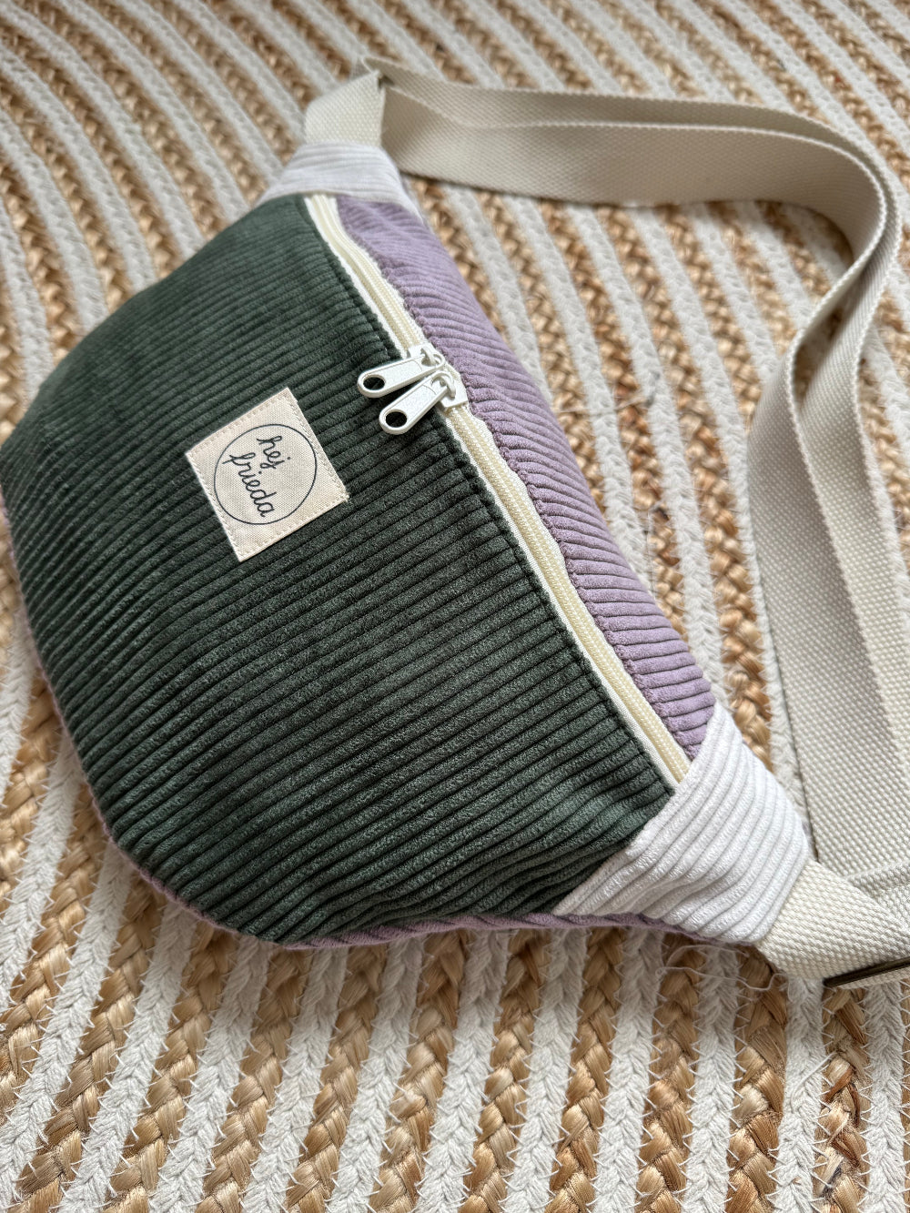 HEDI Hipbag Colorblock Cord Schilfgrün/Flieder/Creme