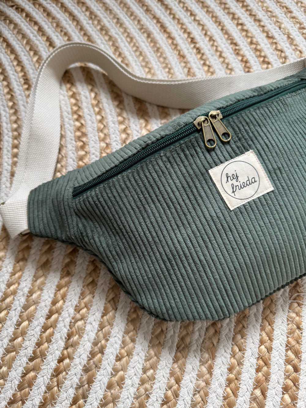 HEDI Hipbag Colorblock Cord Schilfgrün