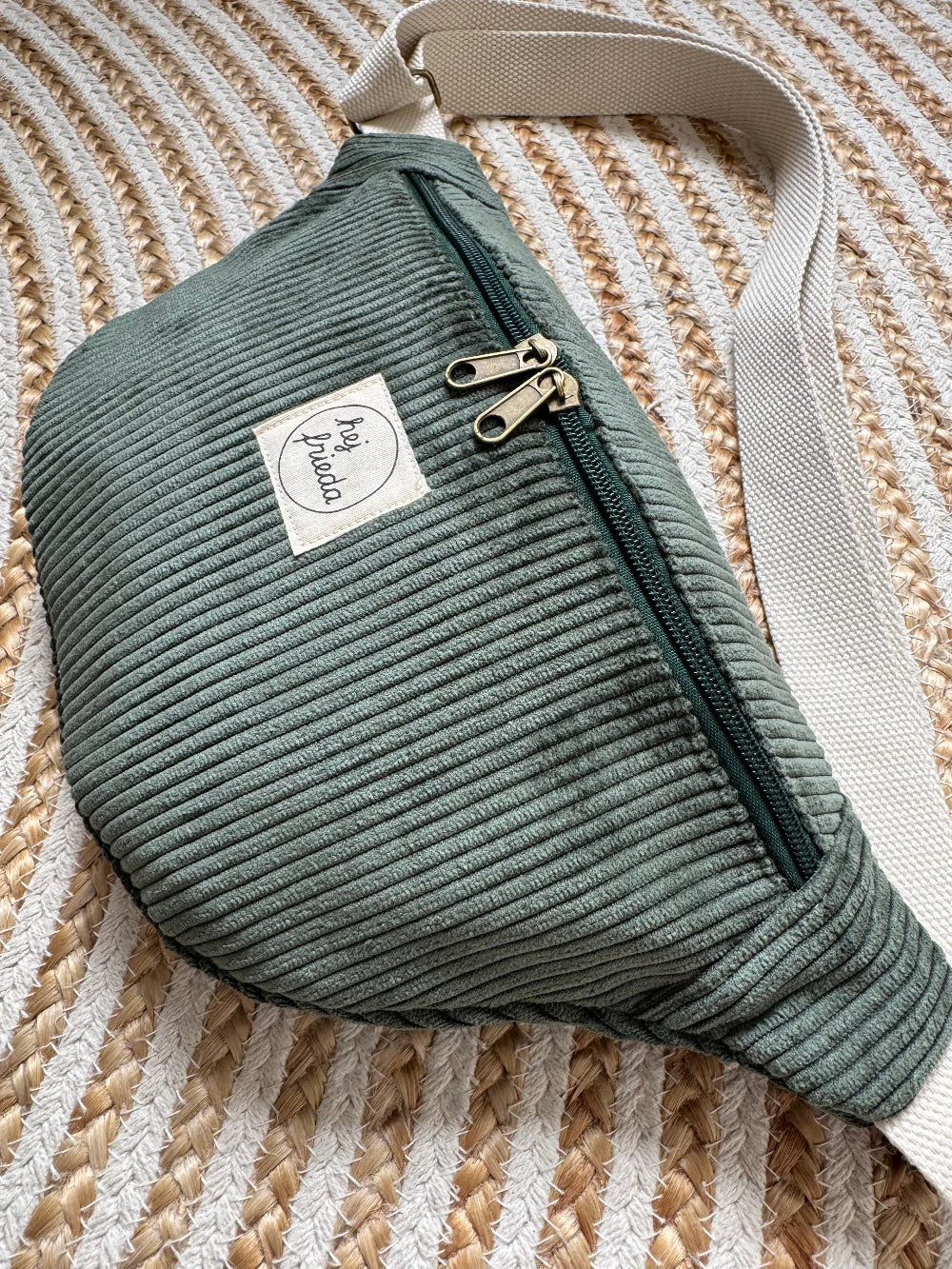 HEDI Hipbag Colorblock Cord Schilfgrün
