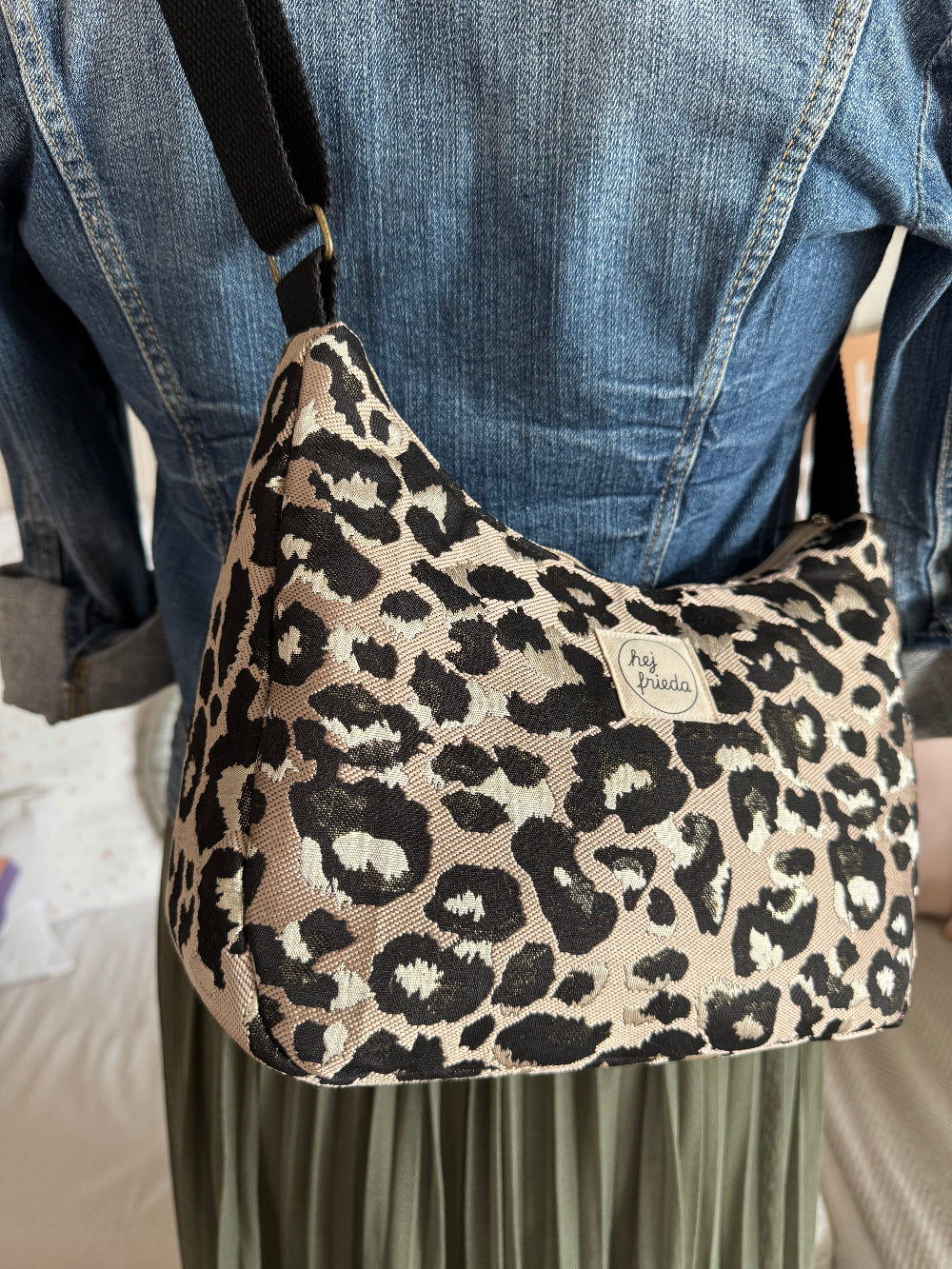 MAJA Crossbody Bag Leo beige/schwarz