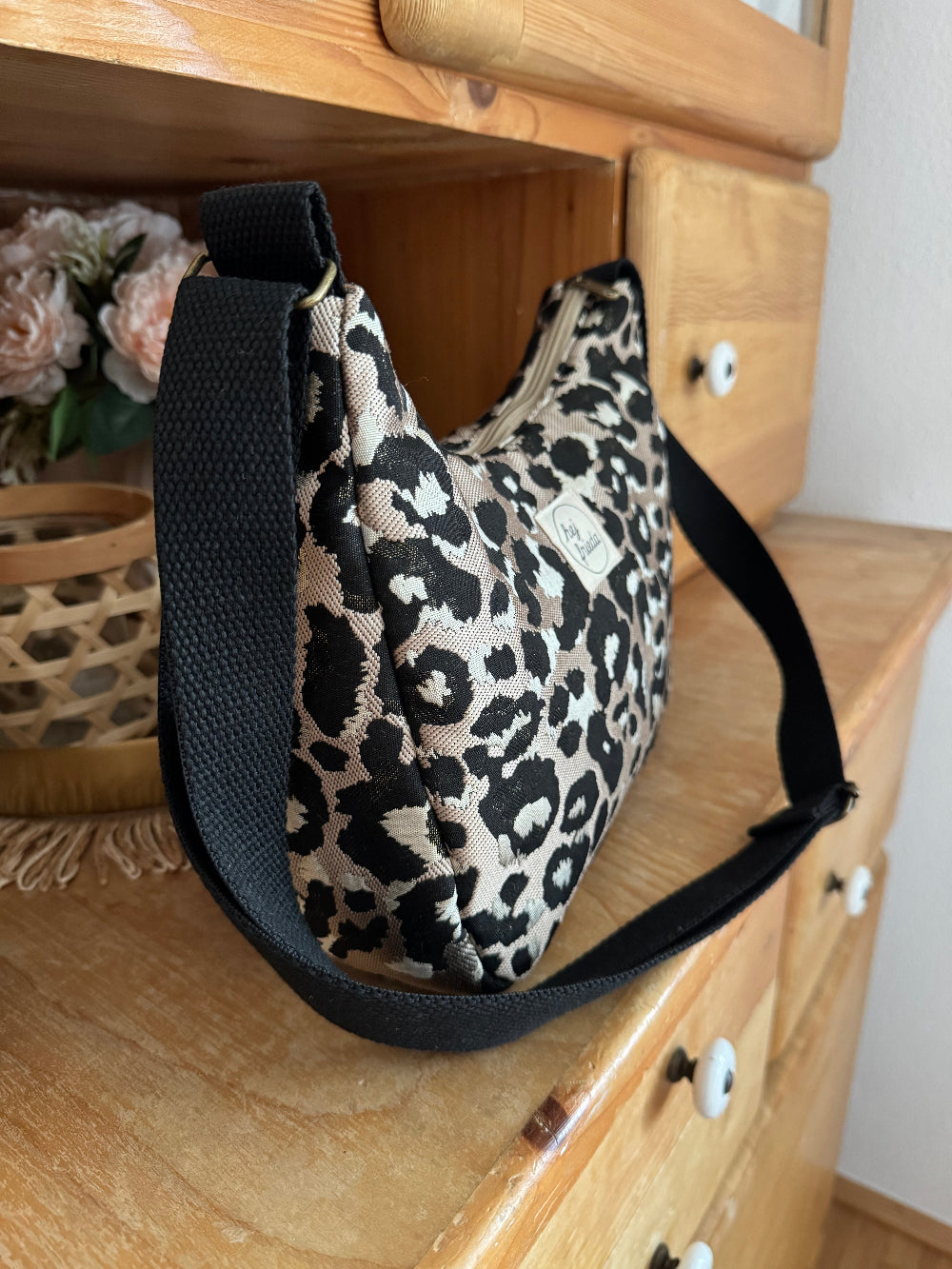 MAJA Crossbody Bag Leo beige/schwarz