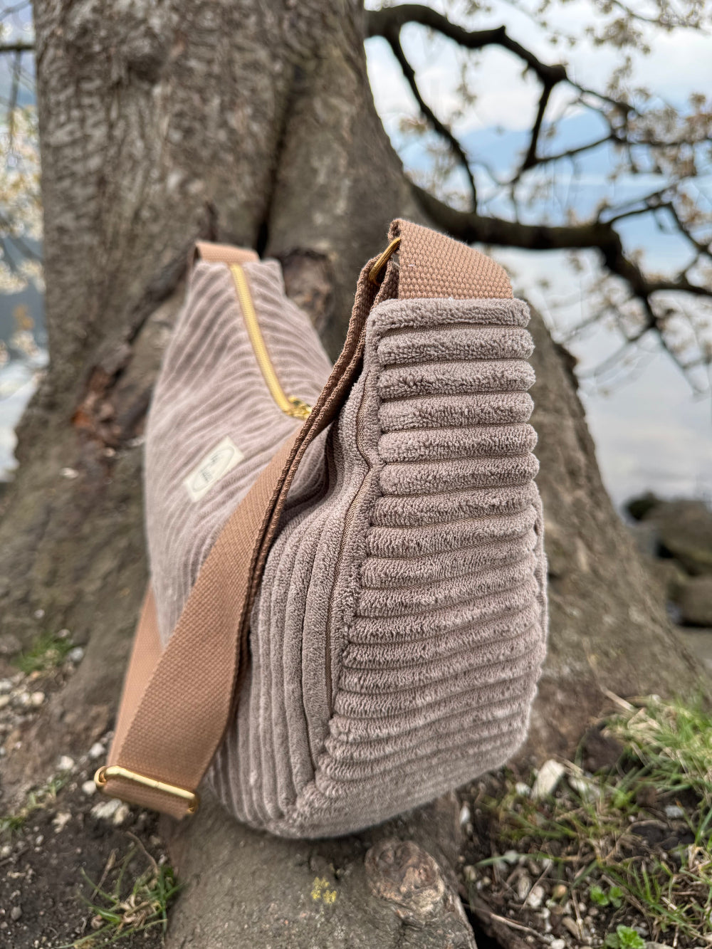 MILOU Moonbag Breitcord taupe