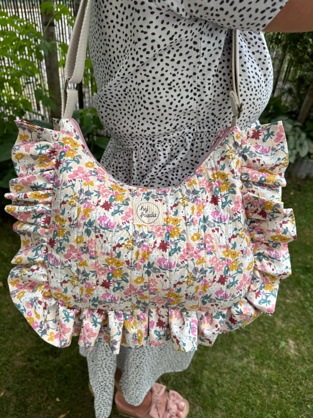 PREORDER - ROSIE Ruffle Bag Flowers Rosé